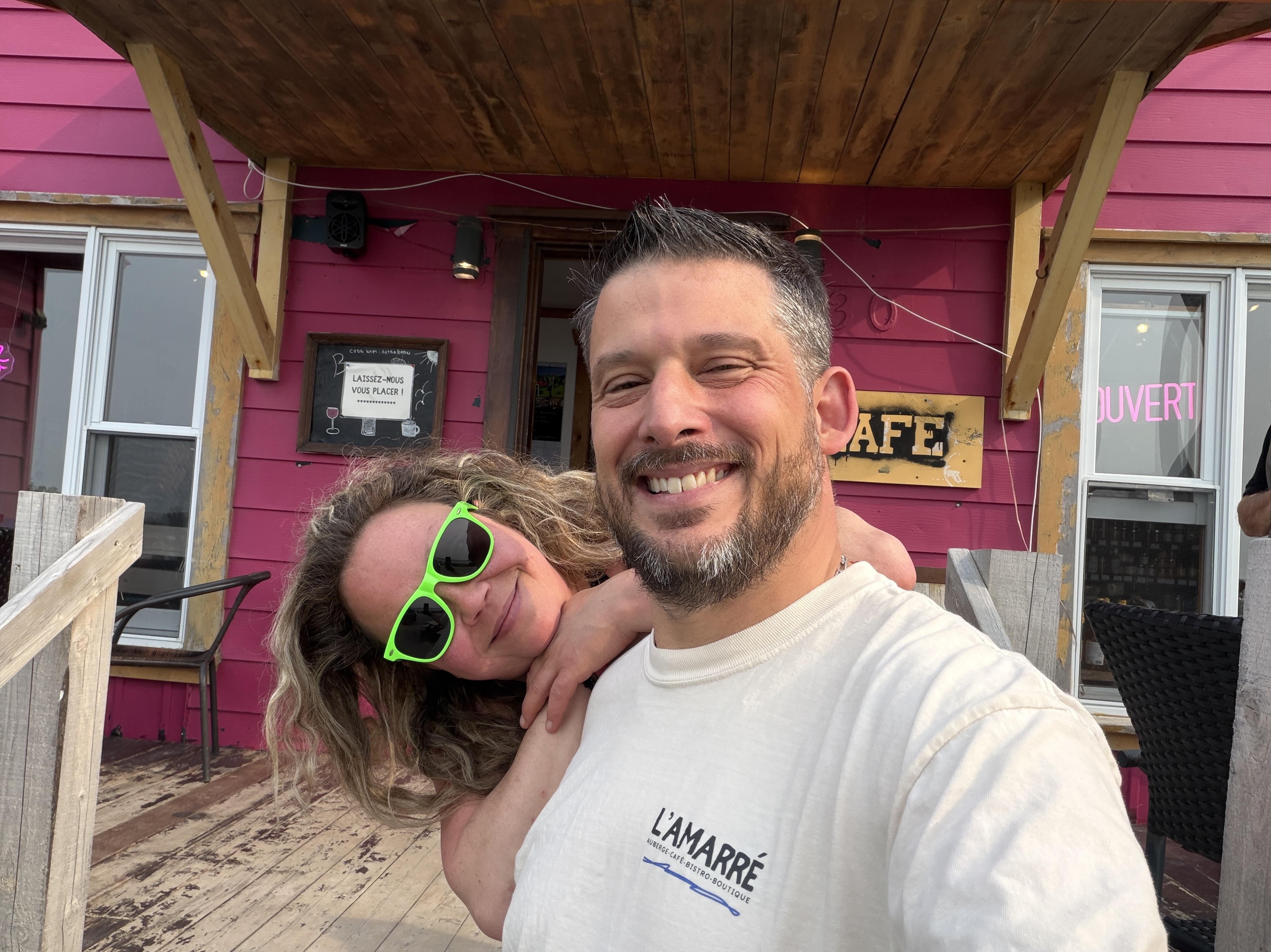 Dany et Julie devant L’Amarré